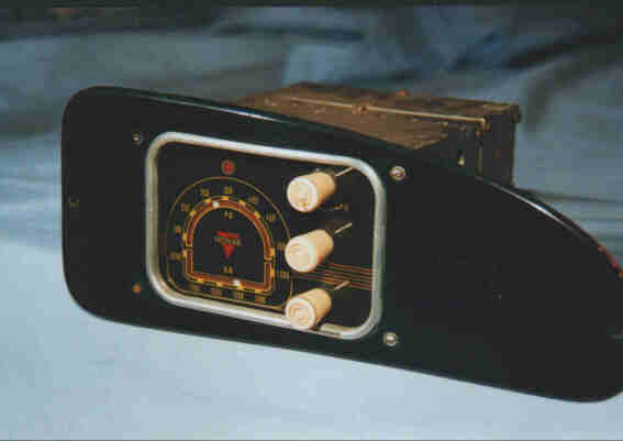 Autoradio CITROEN Traction de la marque NOVAK - 1950 -1