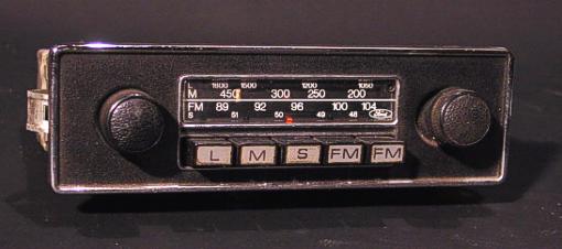 Vintage FORD car radio (BLAUPUNKT 1972) - 73 GB 18K 810 JA - P 42