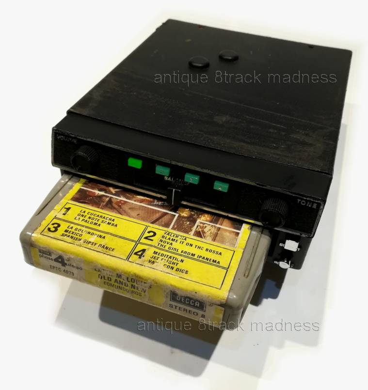 Vintage 8 track car stereo player Realistic model 12-1821 - 3