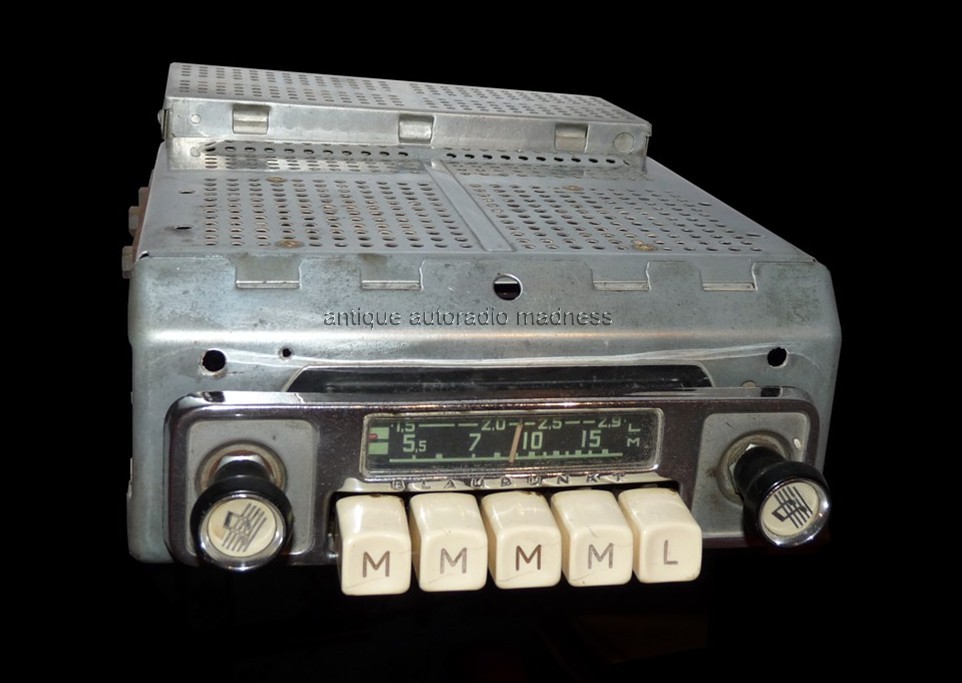 Oldschool BLAUPUNKT car radio "Hamburg" serie S - 4 (1957)