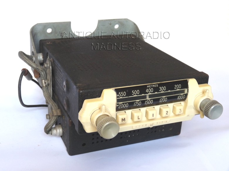 Very old EKCO car radio (year 1951) - Model CR117 - 4