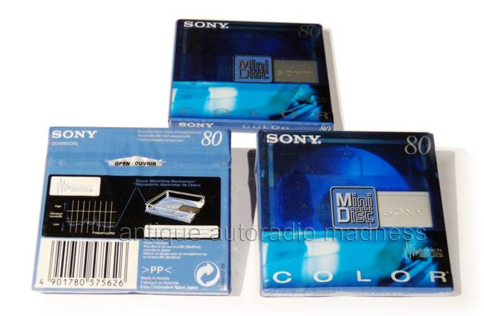 MiniDisc enregistrable vintage SONY type MDW-80CRL - Serie Color Black (NOS)MiniDisc enregistrable vintage SONY type MDW-80CRL - Serie Color Blue (NOS)