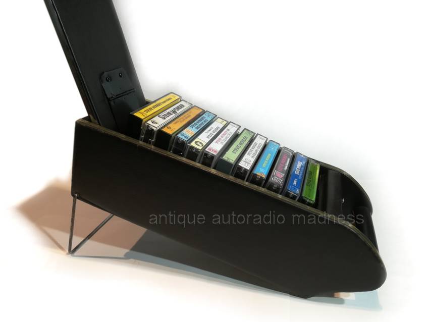 Valise luxueuse pour 12 mini-cassettes - Elévateur avec le mécanisme d'ouverture -  Pied pour transformation en présentoir - 2
