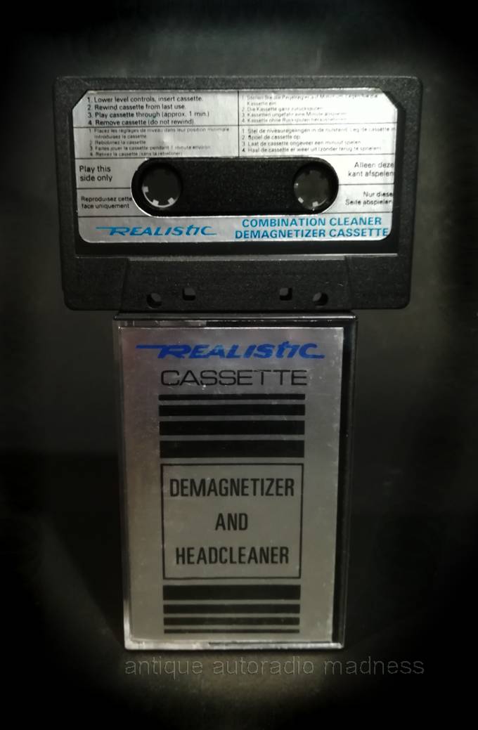Vintage REALISTIC compact audio mini cassette: Head cleaner & demagnetizer - 4
