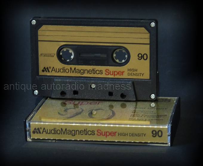 AUDIO MAGNETICS : 1977 Compact audio cassette Super 90