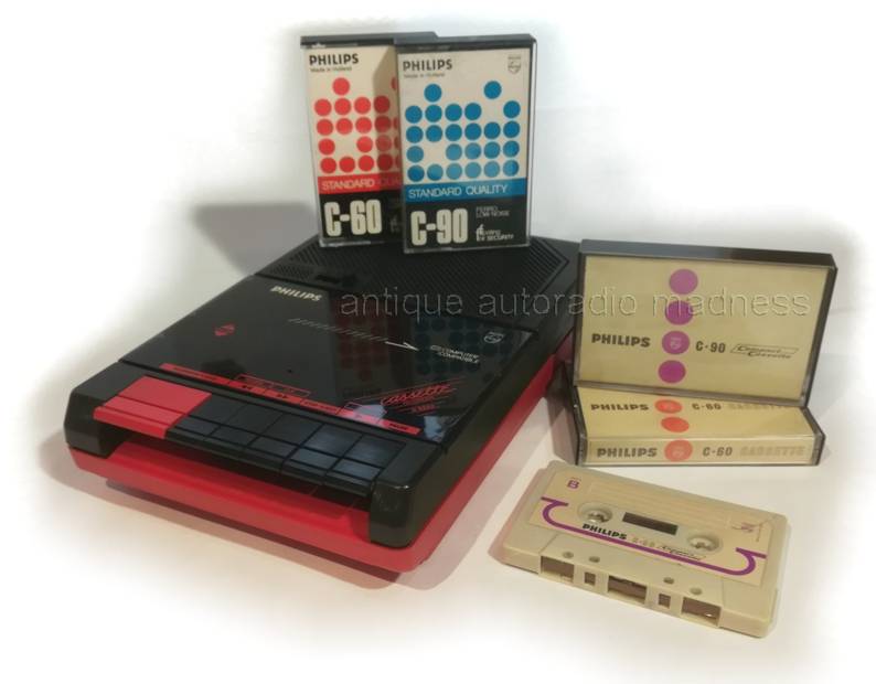 Lecteur enregistreur de cassettes portable PHILIPS modèle D 6260 (1983)