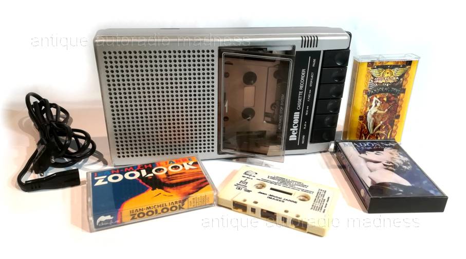 Oldschool portable mini cassette recorder DELCOM model unknow - 2