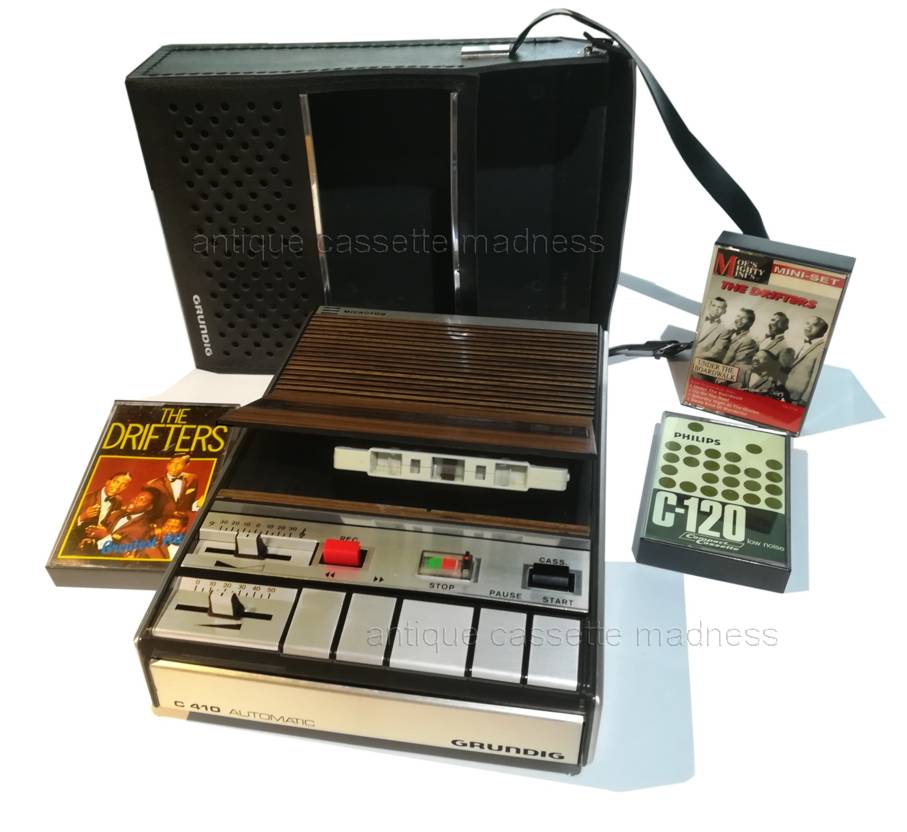 Oldschool portable mini cassette recorder GRUNDIC model C410 - 1971 
