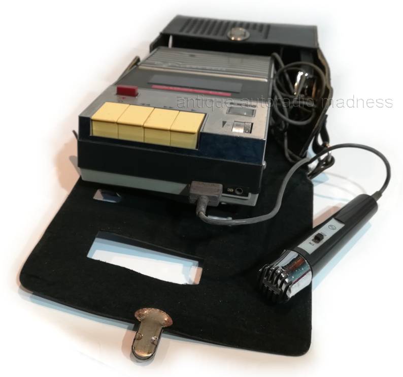 Old school and very rare LOEWE OPTA mini cassette recorder model optacord 441 (1971) - Made in Germany - 2