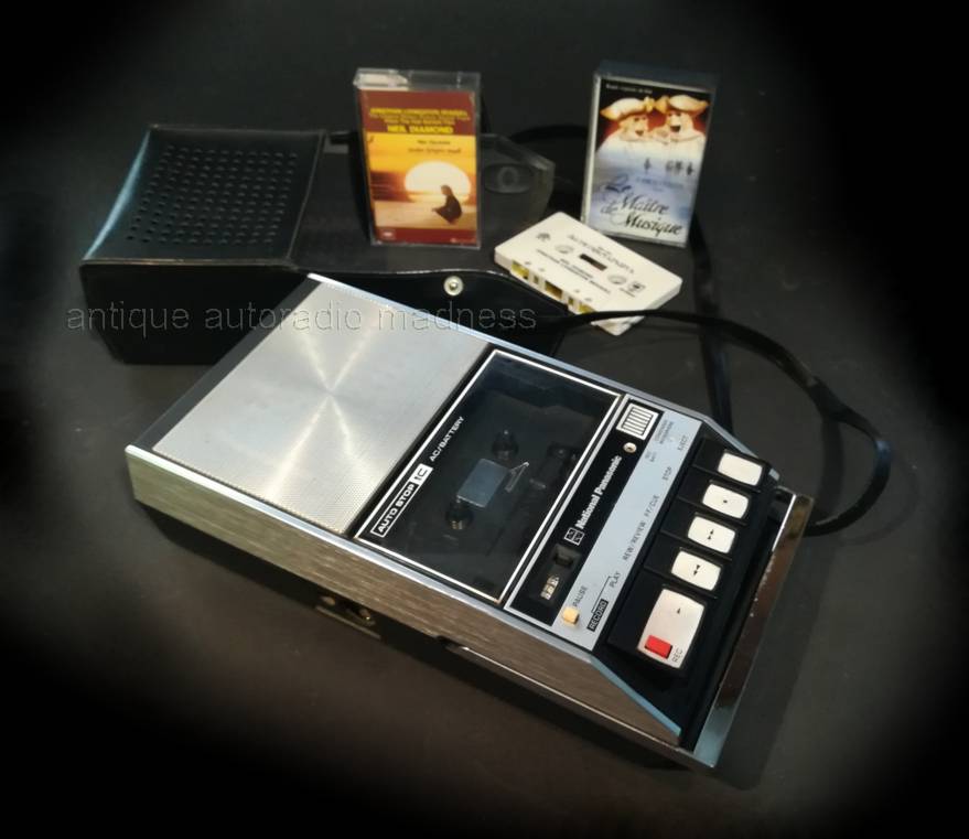 Oldschool portable mini cassette recorder NATIONAL PANASONIC model RQ-413S