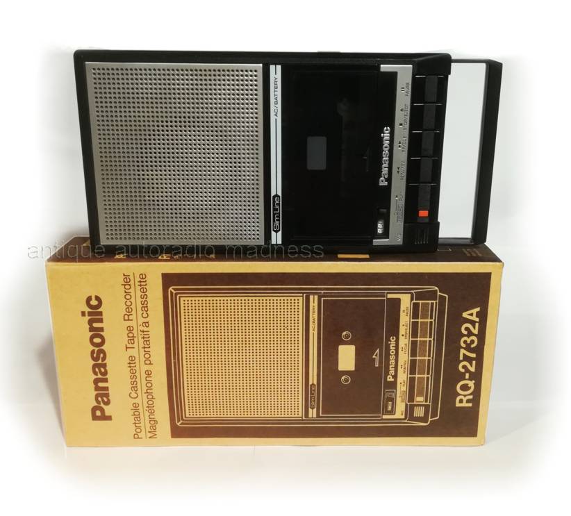 Old school Portable cassette recorder NATIONAL PANASONIC model RQ-2237A - 2