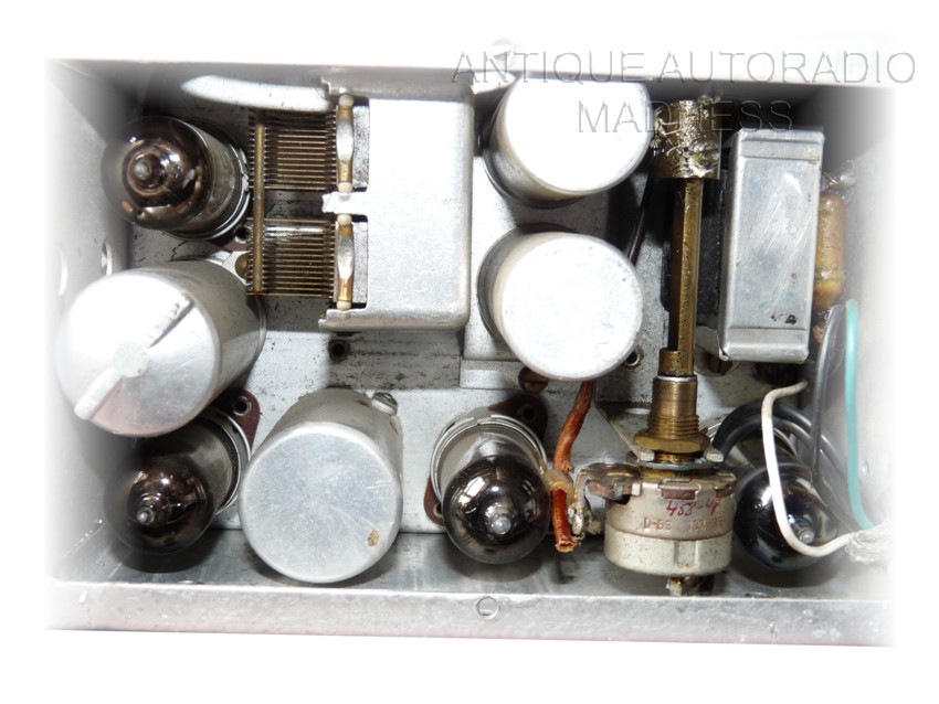 Oldschool NOVAK car radio 1952 - Solid Chrome car radio - Technical details - 3