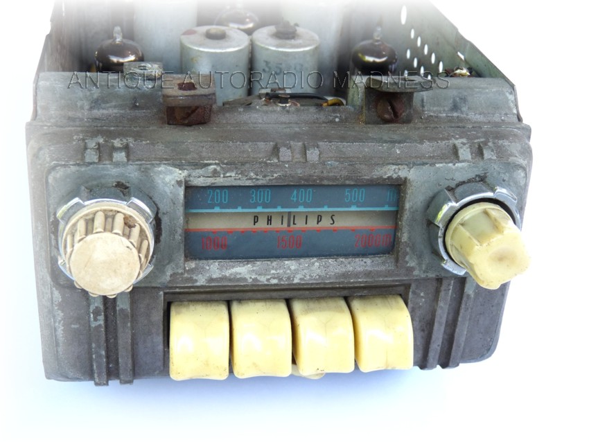 Rare Vintage PHILIPS car radio made in England under license