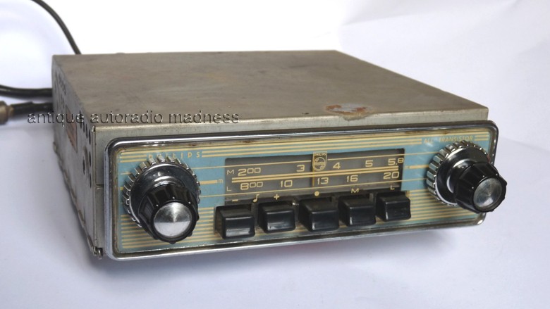 Oldschool PHILIPS CAR RADIO model N4X24T - 1962 - 2