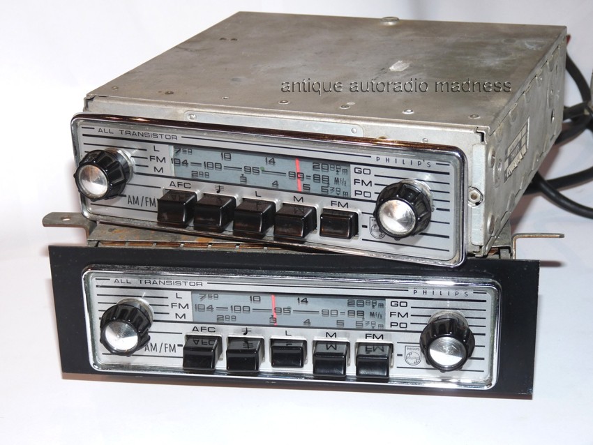 oldschool PHILIPS car radio model N4X41T - 1964