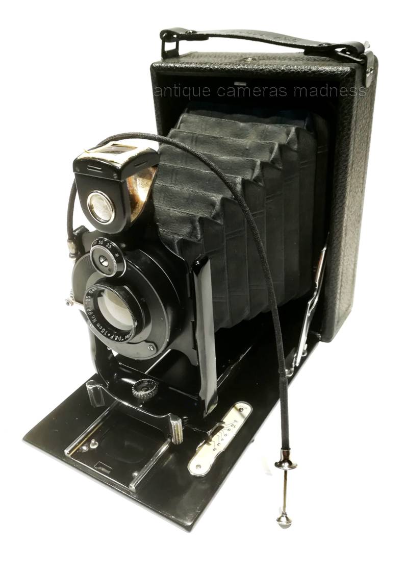 Vintage ICA folding camera model Sirene 135 - Extra Rapid - 1920 - 1