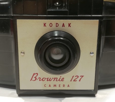 Vintage KODAK Brownie 127 camera - 1