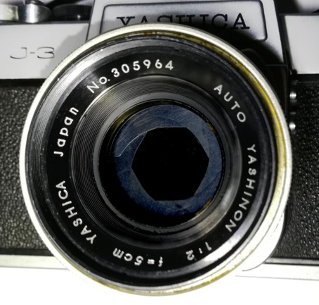 Ancien appareil photo YASHICA Reflex modèle J-3 (1963) 