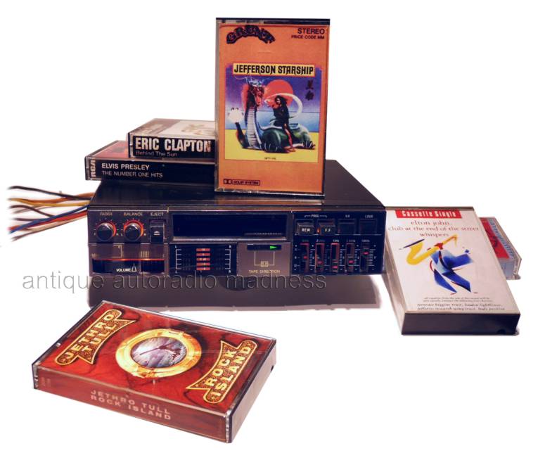 Vintage DELCOM car stereo cassette player - 1987 - 2