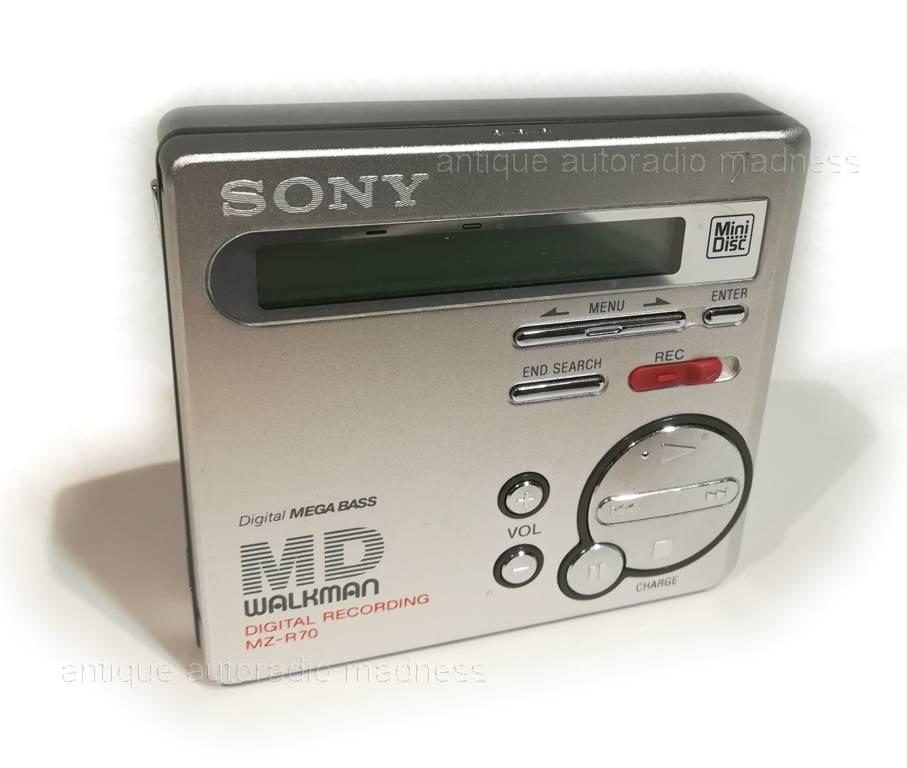 Old school SONY MiniDisc walkman Digital recording model MZ-R70 - year 2000