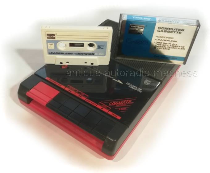 Old school cassette audio recorder portable PHILIPS model D 6260 (3)