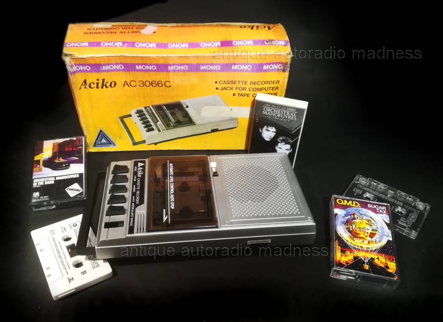 Oldschool portable mini cassette recorder ACIKO model AC3066C