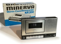 Lecteur enregistreur cassette portable MINERVA modèle KR 200  